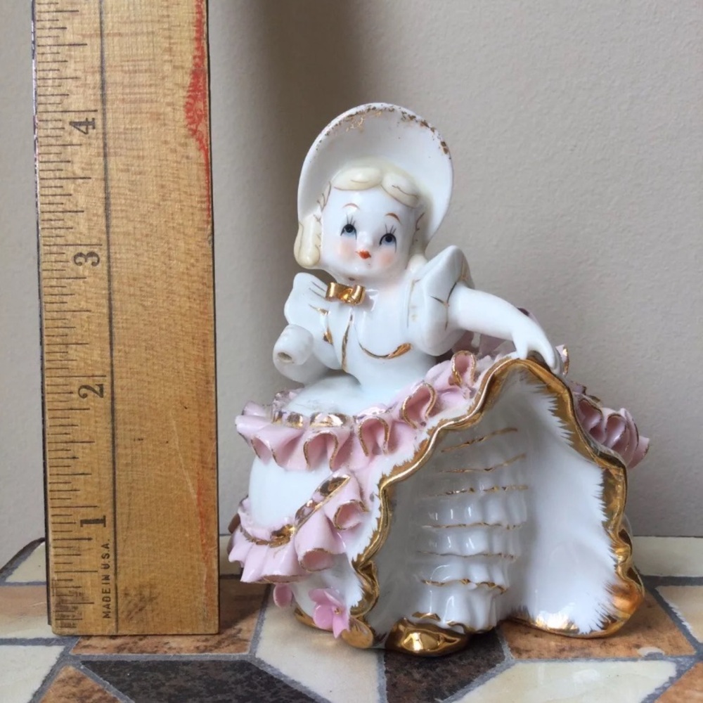 VINTAGE LEFTON BLOOMER GIRL FLOWERS GOLD TRIM JAPAN FIGURINE #1698 RAR
